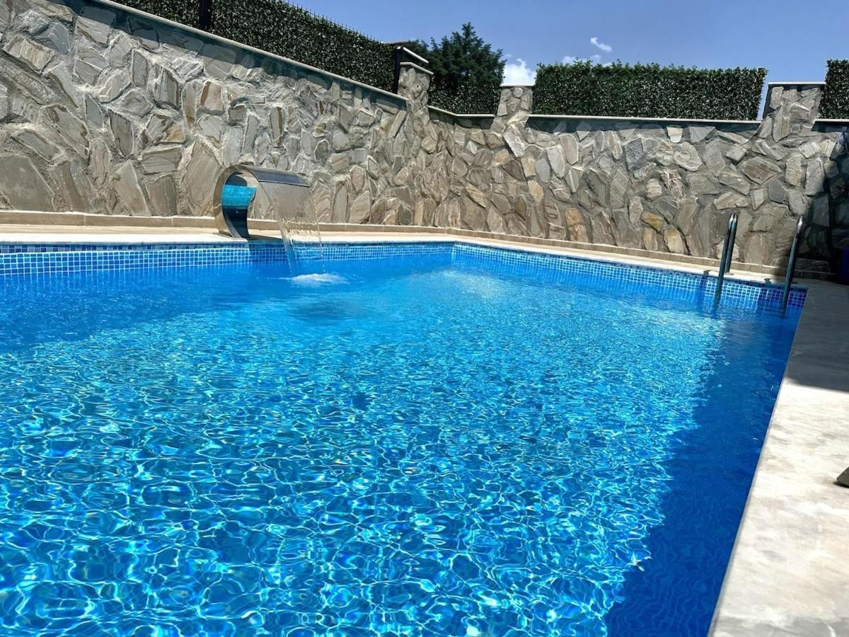 Villa With Private Pool *
